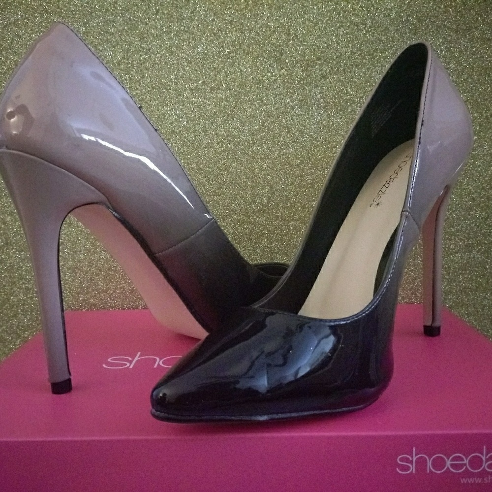 Black and Nude Shoedazzle Pumps